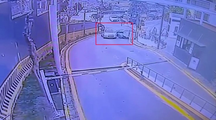 ESENYURT’TA ARACININ EL FRENİNİ ÇEKMEYEN SÜRÜCÜ ARAÇLA SÜRÜKLENEREK YARALANDI