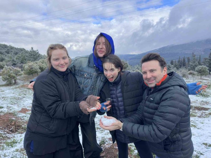 AYDOS ORMANI’NA LAPA LAPA YAĞAN KAR MASALSI GÖRÜNTÜLER OLUŞTURDU