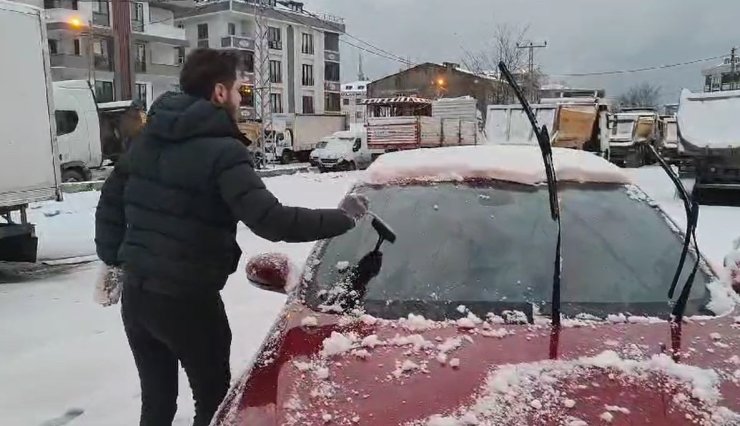 SULTANGAZİ’DE KAR ETKİLİ OLDU