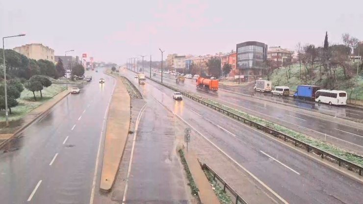 SİLİVRİ’DE KAR YAĞIŞI ETKİLİ OLDU