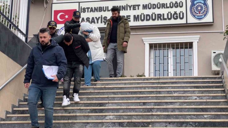 KAPALIÇARŞI’DA FİLM GİBİ OLAY: SUÇ MAKİNESİ KADIN KILIĞINA GİREREK HIRSIZLIK YAPTI