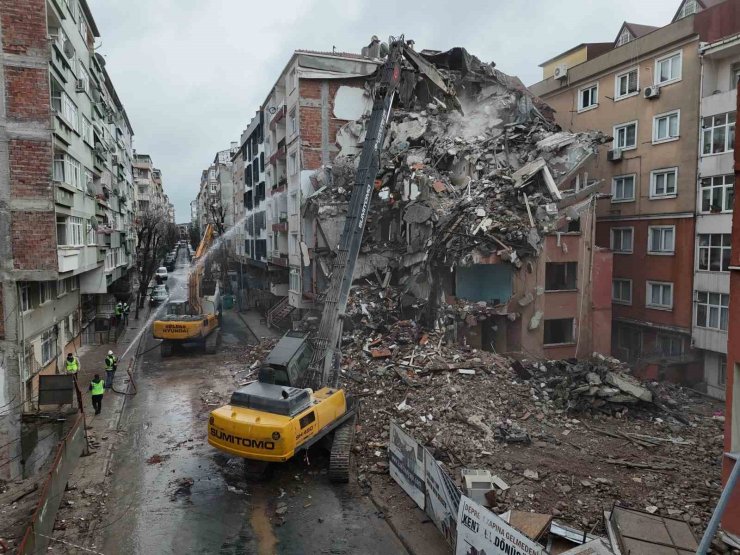 BAHÇELİEVLER KENTSEL DÖNÜŞÜMDE İLK SIRADA: AYNI ANDA ONLARCA RİSKLİ BİNA YENİLENİYOR