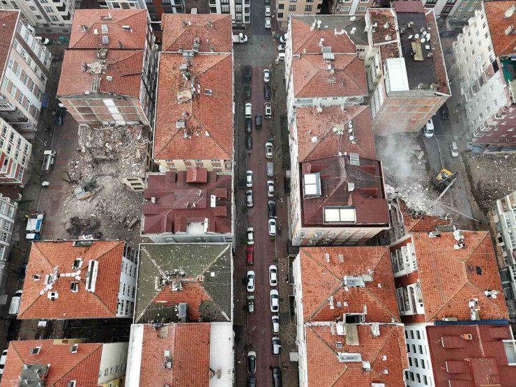 BAHÇELİEVLER KENTSEL DÖNÜŞÜMDE İLK SIRADA: AYNI ANDA ONLARCA RİSKLİ BİNA YENİLENİYOR