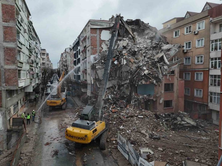 BAHÇELİEVLER KENTSEL DÖNÜŞÜMDE İLK SIRADA: AYNI ANDA ONLARCA RİSKLİ BİNA YENİLENİYOR