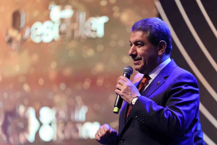 ESENLER’DE "RADYONUN YILDIZLARI" ÖDÜLLERİ SAHİPLERİNİ BULDU