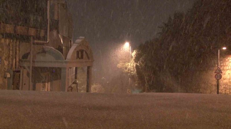 İSTANBUL’DA KAR YAĞIŞI YENİDEN BAŞLADI