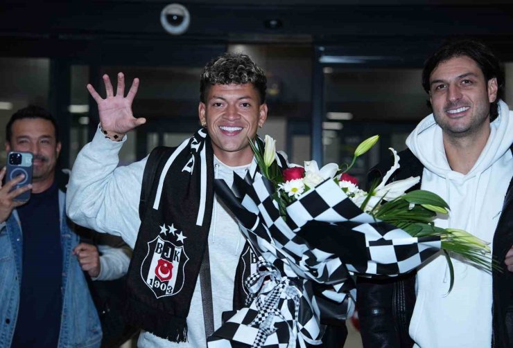 ELAN RİCARDO İSTANBUL’A GELDİ