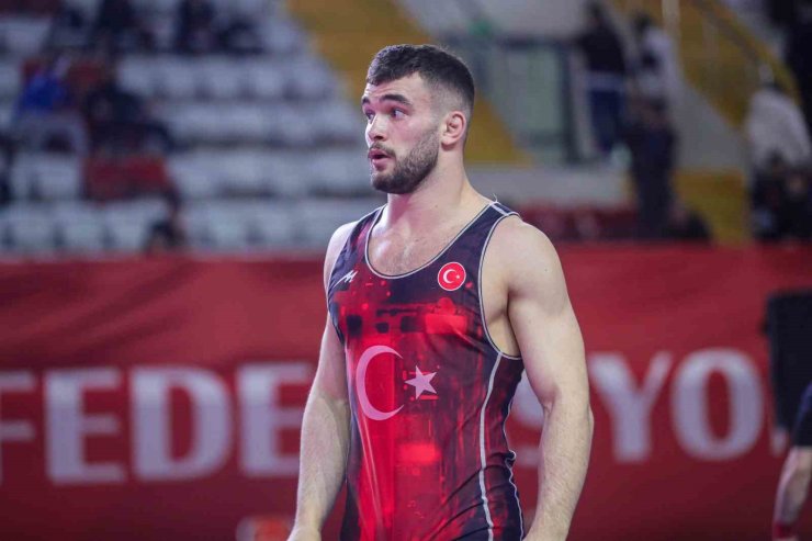 U23 SERBEST TÜRKİYE GÜREŞ ŞAMPİYONASI’NDA İLK GÜN SONA ERDİ