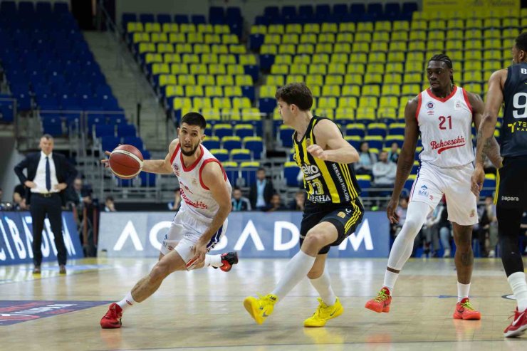 FENERBAHÇE BEKO, TÜRKİYE KUPASI’NDA YARI FİNALE YÜKSELDİ