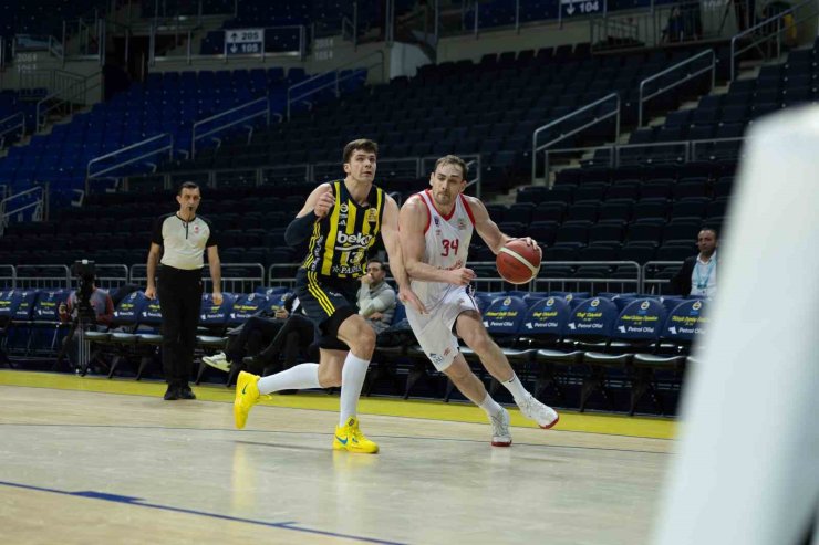 FENERBAHÇE BEKO, TÜRKİYE KUPASI’NDA YARI FİNALE YÜKSELDİ