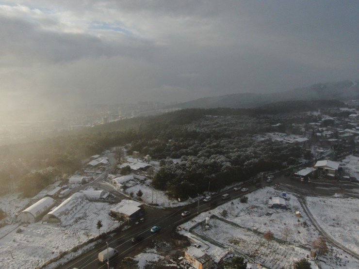 ANADOLU YAKASI’NIN YÜKSEK KESİMLERİ BEYAZA BÜRÜNDÜ