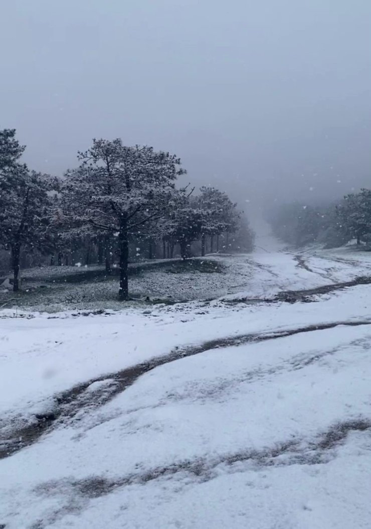 ANADOLU YAKASI’NIN YÜKSEK KESİMLERİ BEYAZA BÜRÜNDÜ