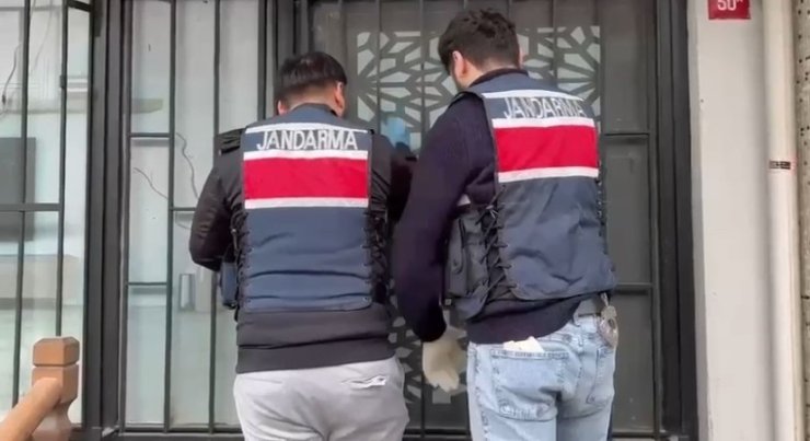 İSTANBUL’DA 2 MİLYAR LİRALIK SAHTE İLAÇ OPERASYONU: 6 KİŞİ TUTUKLANDI
