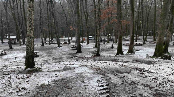 BELGRAT ORMANI BEYAZA BÜRÜNDÜ, HAYRAN BIRAKAN KAR MANZARASI HAVADAN GÖRÜNTÜLENDİ