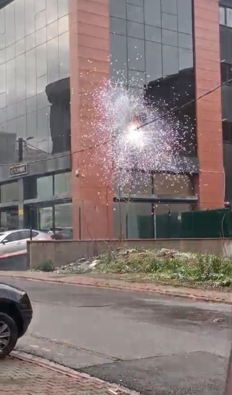 ÜMRANİYE’DE ELEKTRİK KABLOLARI ALEV ALDI