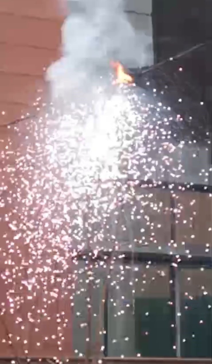 ÜMRANİYE’DE ELEKTRİK KABLOLARI ALEV ALDI