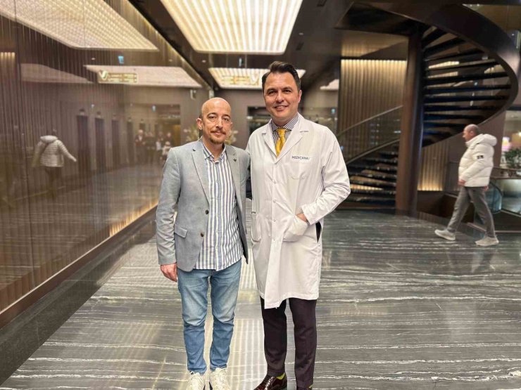 OBEZİTE TEDAVİSİYLE 102 KİLO VEREREK BAMBAŞKA BİRİNE DÖNÜŞTÜ