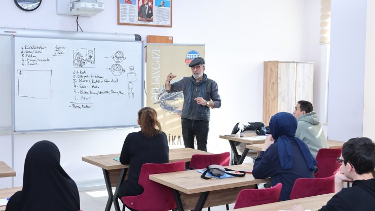 SULTANGAZİ’DE GELECEĞİN KARİKATÜRİSTLERİNDEN SANAT AKADEMİLERİ’NE BÜYÜK İLGİ