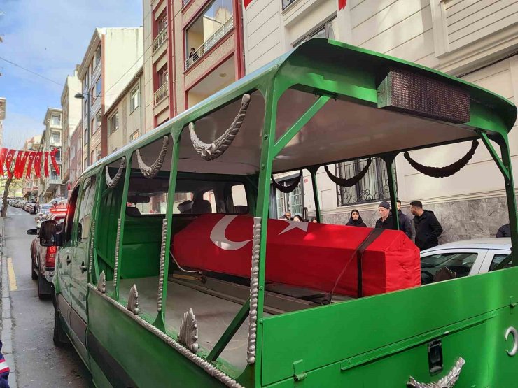 ŞEHİT İTFAİYE ERİ FURKAN SAYIN İÇİN BAĞCILAR İTFAİYE İSTASYONU’NDA TÖREN DÜZENLENDİ