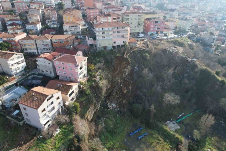 ÜSKÜDAR’DAKİ TOPRAK KAYMASI DRON İLE GÖRÜNTÜLENDİ