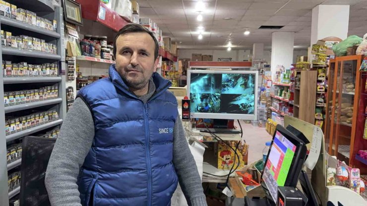 ARNAVUTKÖY’DE BİR ŞAHIS SAHTE DOLARLA ALIŞVERİŞ YAPIP PARA ÜSTÜ ALDI