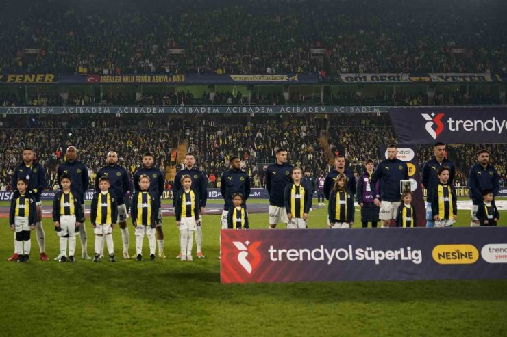 TRENDYOL SÜPER LİG: FENERBAHÇE: 0 - KASIMPAŞA: 0 (MAÇ DEVAM EDİYOR)