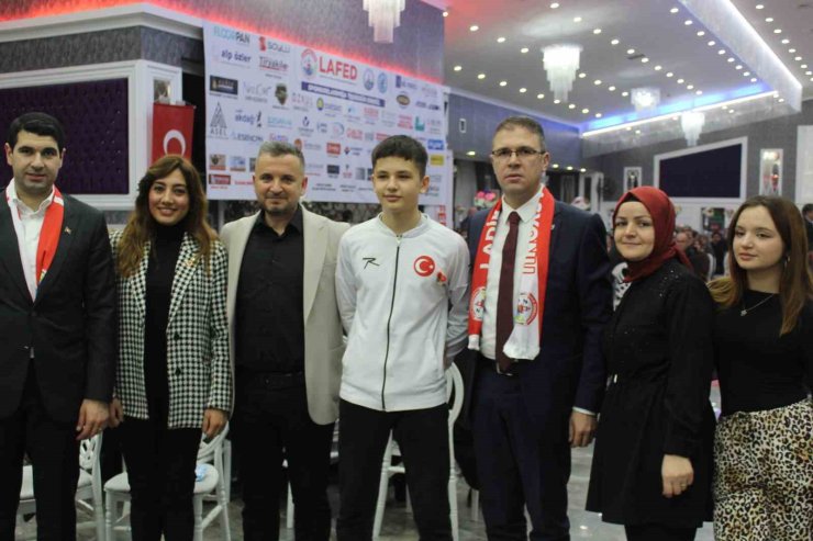 İSTANBUL’DA KAZ TRİDİ ŞENLİĞİ RENKLİ GÖRÜNTÜLERE SAHNE OLDU