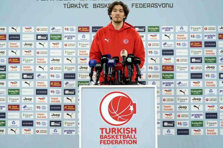 A MİLLİ ERKEK BASKETBOL TAKIMI, MEDYA GÜNÜNDE BASIN MENSUPLARIYLA BULUŞTU
