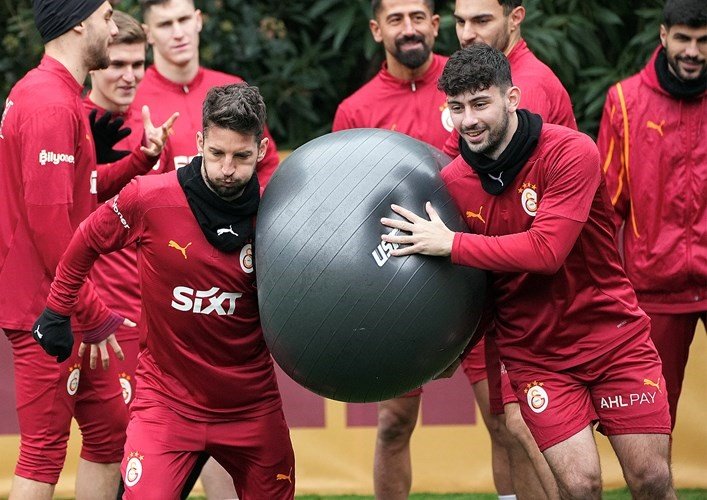 GALATASARAY, AZ ALKMAAR MAÇI HAZIRLIKLARINA BAŞLADI