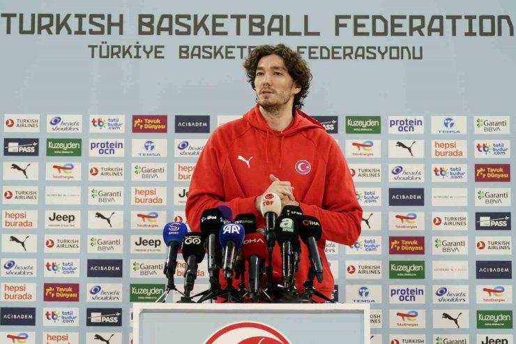 A MİLLİ ERKEK BASKETBOL TAKIMI, MEDYA GÜNÜNDE BASIN MENSUPLARIYLA BULUŞTU