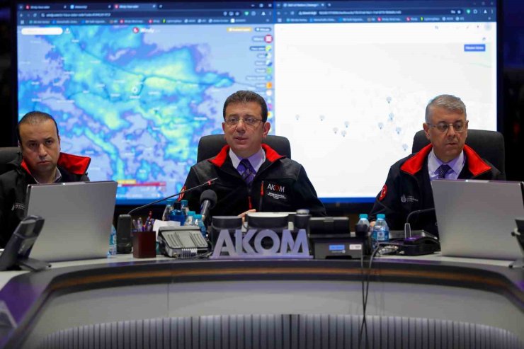 İBB BAŞKANI İMAMOĞLU, KAR YAĞIŞINA İLİŞKİN AÇIKLAMALARDA BULUNDU