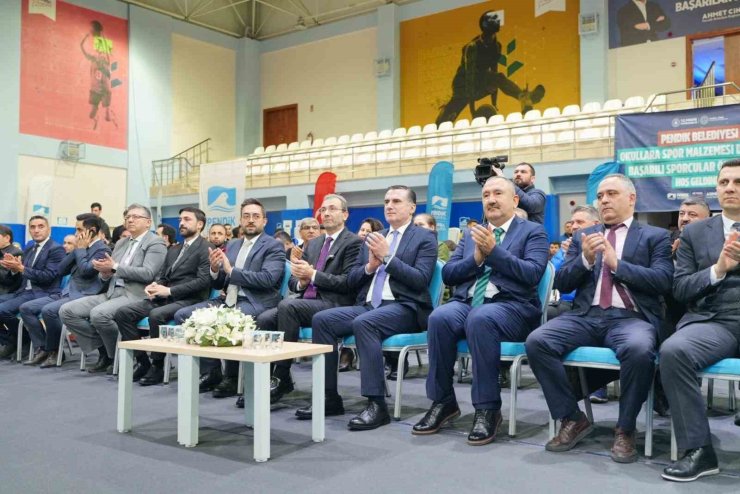 PENDİK’TE SPORA BÜYÜK DESTEK: 172 OKULA 5 MİLYONLUK YARDIM