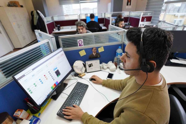 BEYLİKDÜZÜ BELEDİYESİ KARLA MÜCADELEDE TAM KAPASİTE SAHADA