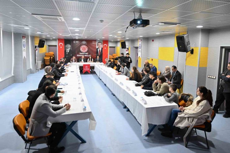 ESENYURT BELEDİYESİ BAŞKAN VEKİLİ CAN AKSOY’DAN ÖĞRENCİLERE DESTEK