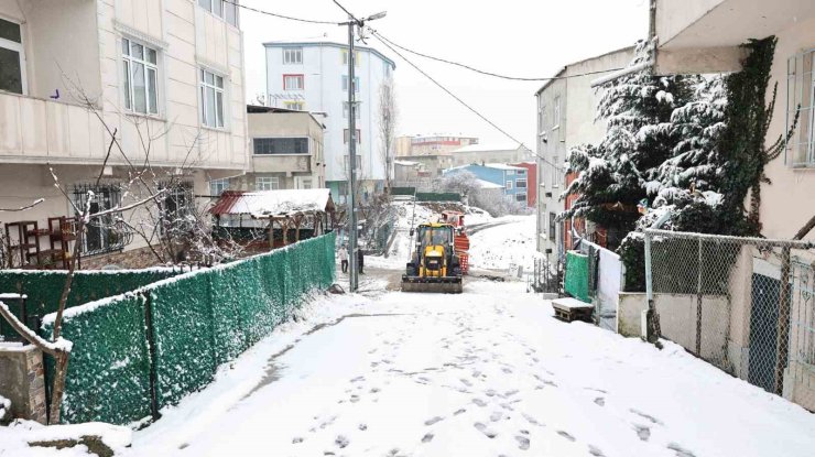 SULTANGAZİ BELEDİYESİ EKİPLERİ KAR MESAİSİNDE