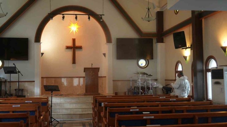 MALTEPE’DEKİ İBADETHANELER RAMAZAN ÖNCESİ DEZENFEKTE EDİLİYOR