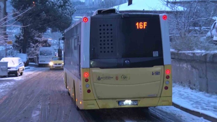 İSTANBUL GÜNÜN İLK SAATLERİNDE KARA TESLİM OLDU