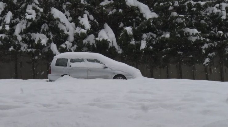 İSTANBUL’DA KAR YAĞIŞI ARALIKLARLA DEVAM EDİYOR