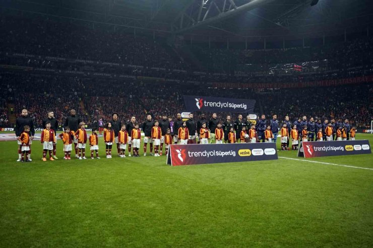 TRENDYOL SÜPER LİG: GALATASARAY: 0 - FENERBAHÇE: 0 (MAÇ DEVAM EDİYOR)