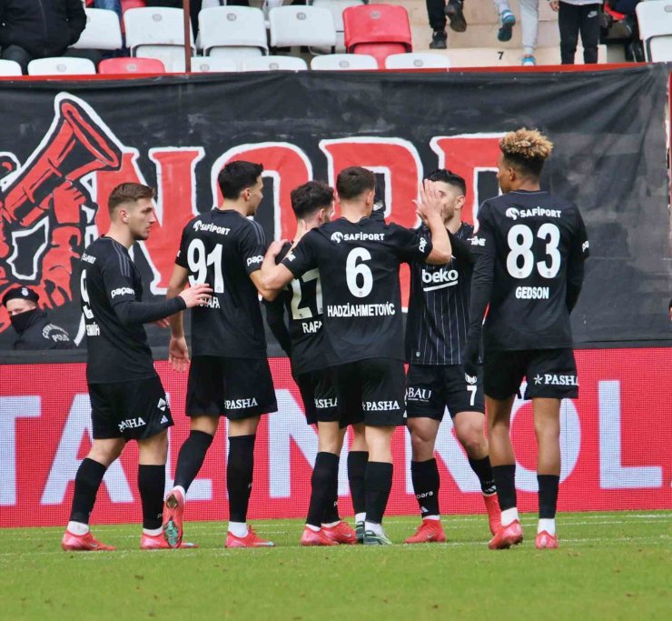 RAFA SİLVA, GOLLERİNE DEVAM EDİYOR