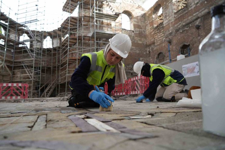 İMRAHOR İLYAS BEY CAMİİ ASLINA UYGUN OLARAK İHYA EDİLİYOR: 100 YIL SONRA ÜSTÜ KAPATILDI