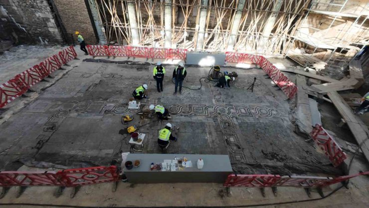 İMRAHOR İLYAS BEY CAMİİ ASLINA UYGUN OLARAK İHYA EDİLİYOR: 100 YIL SONRA ÜSTÜ KAPATILDI