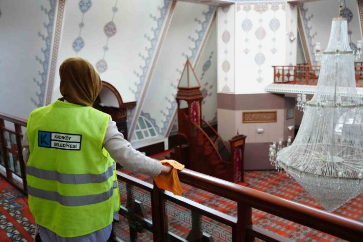 KADIKÖY’DEKİ İBADETHANELERDE RAMAZAN AYI TEMİZLİĞİ