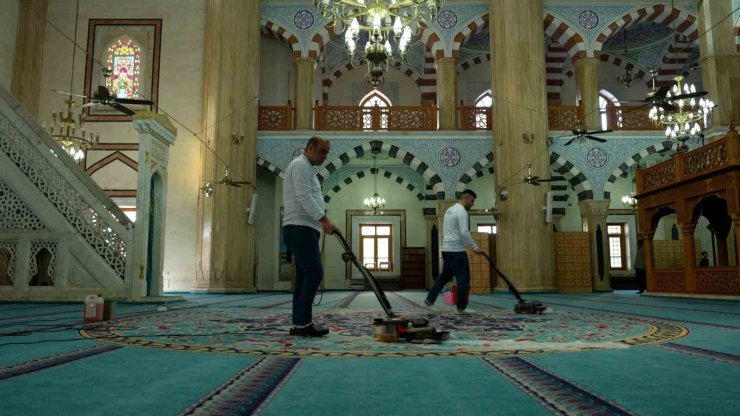 MALTEPE’NİN CAMİLERİ RAMAZAN’A HAZIR