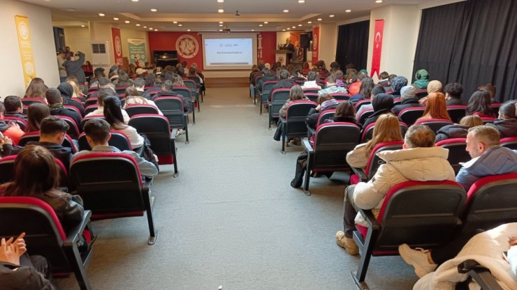 SİLİVRİ BELEDİYESİ, ÖĞRENCİLERE AFET BİLİNCİ KAZANDIRIYOR