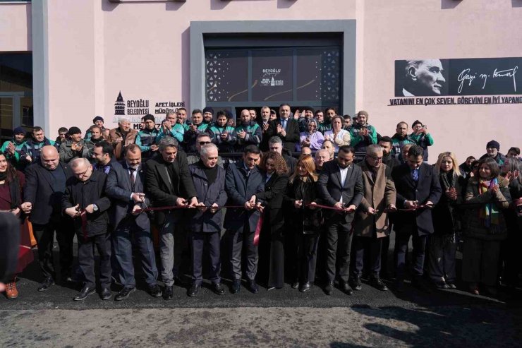 "BEYOĞLU BELEDİYESİ ÇALIŞANLARI EMEKÇİ EVİ" DÜZENLENEN TÖRENLE AÇILDI