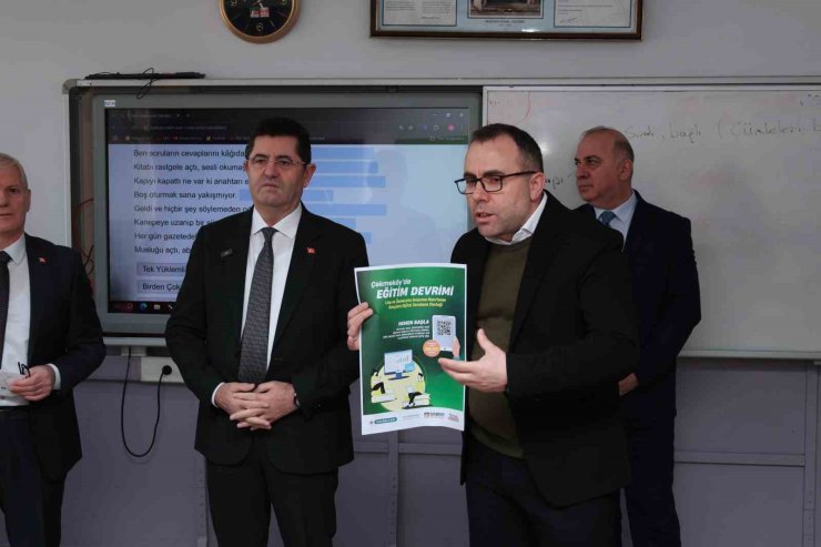 ÇEKMEKÖYLÜ ON BİN ÖĞRENCİYE ÜCRETSİZ DİJİTAL DERSHANE