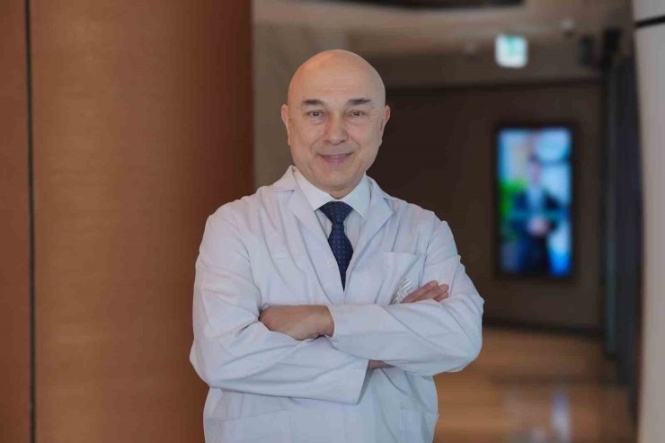 GUİNNESS REKORTMENİ DOÇ. DR. ALİ ZIRH, 2 BİNİNCİ AMELİYATINI GERÇEKLEŞTİRDİ