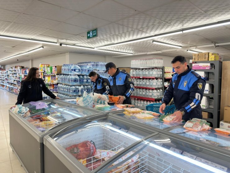 SİLİVRİ’DE RAMAZAN AYI ÖNCESİ MARKETLERE DENETİM