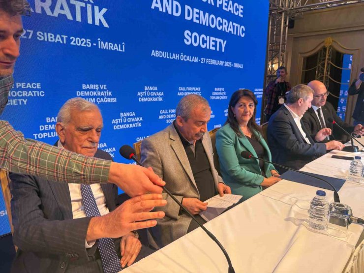 ABDULLAH ÖCALAN’IN ÇAĞRISI: "TÜM GRUPLAR SİLAH BIRAKMALI VE PKK KENDİNİ FESHETMELİDİR"